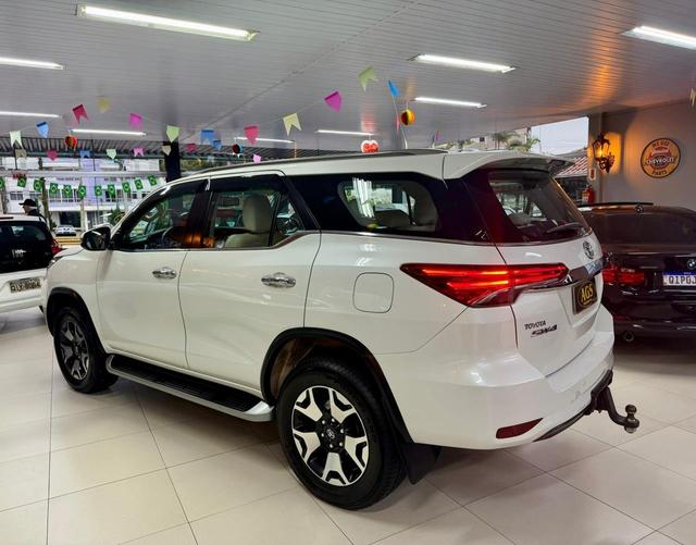 Toyota Hilux SW4