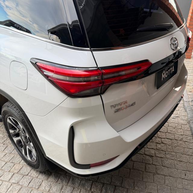 Toyota Hilux SW4