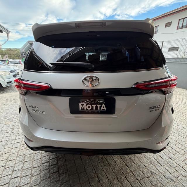 Toyota Hilux SW4