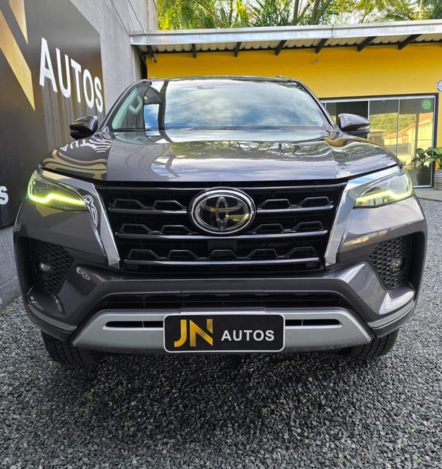 Toyota Hilux SW4