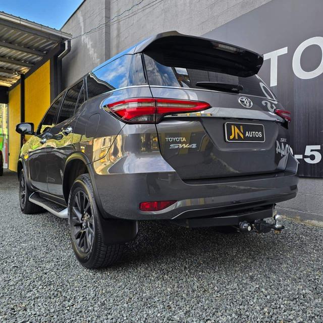 Toyota Hilux SW4