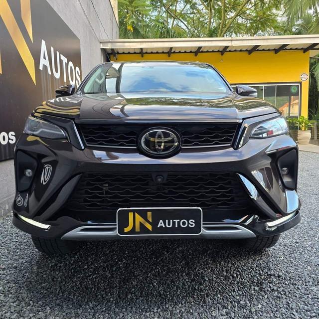 Toyota Hilux SW4
