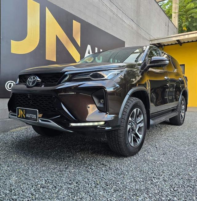 Toyota Hilux SW4