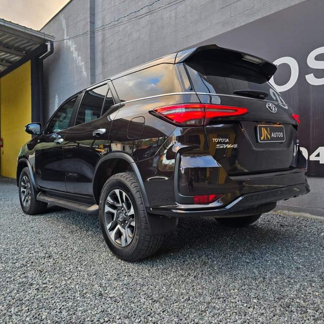 Toyota Hilux SW4