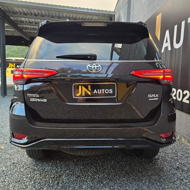 Toyota Hilux SW4