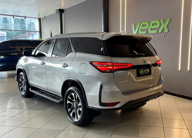 Toyota Hilux SW4