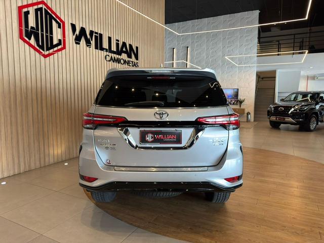 Toyota Hilux SW4