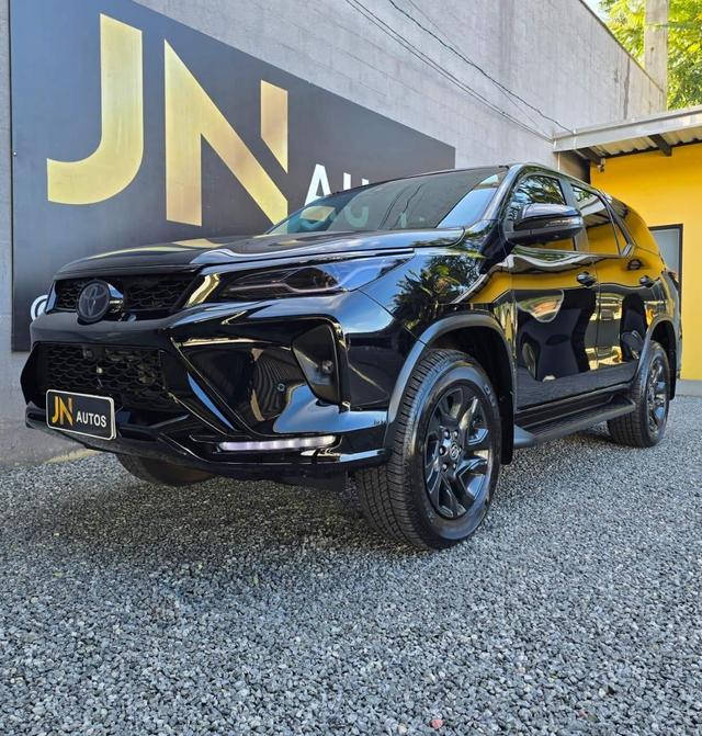Toyota Hilux SW4