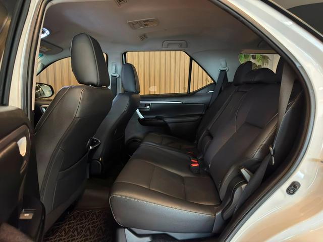Toyota Hilux SW4