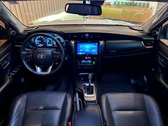 Toyota Hilux SW4