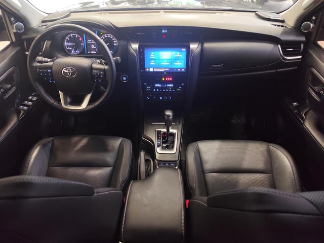 Toyota Hilux SW4