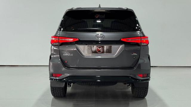 Toyota Hilux SW4