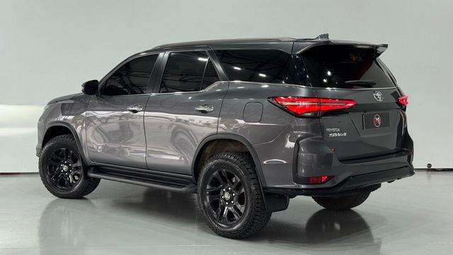 Toyota Hilux SW4