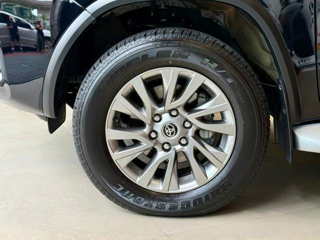 Toyota Hilux SW4