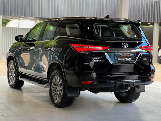 Toyota Hilux SW4