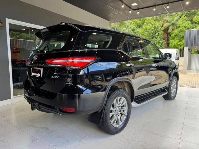 Toyota Hilux SW4
