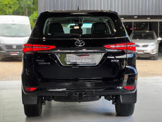 Toyota Hilux SW4