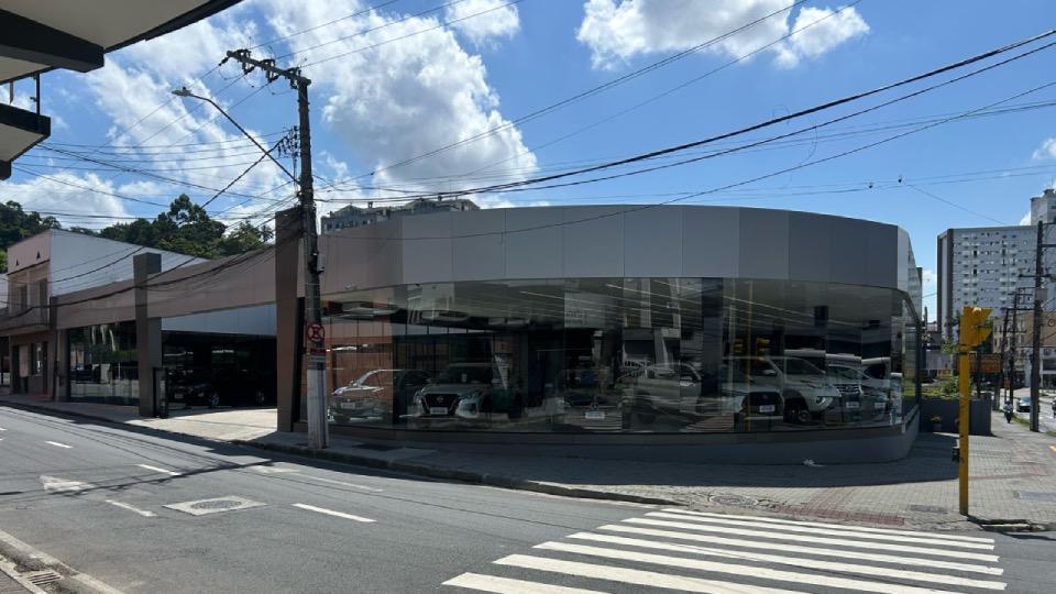 Auto Center - Ico - Automóveis